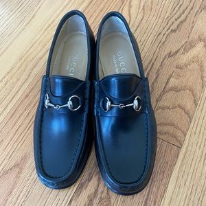 New kids Gucci loafers. Black with silver hardware. Size 36 (Orig. $550)